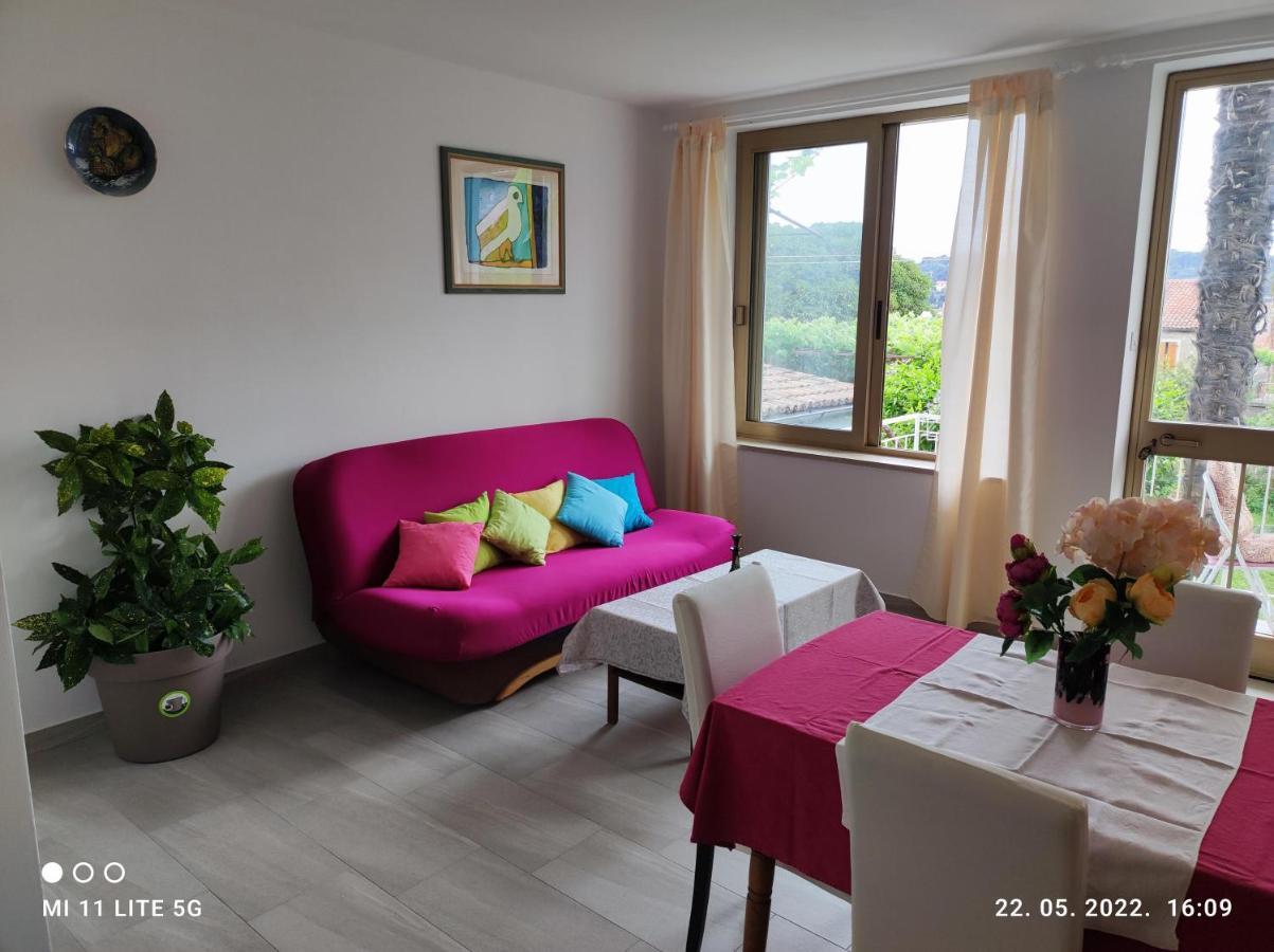 Apartment Bitinada Ровин Екстериор снимка