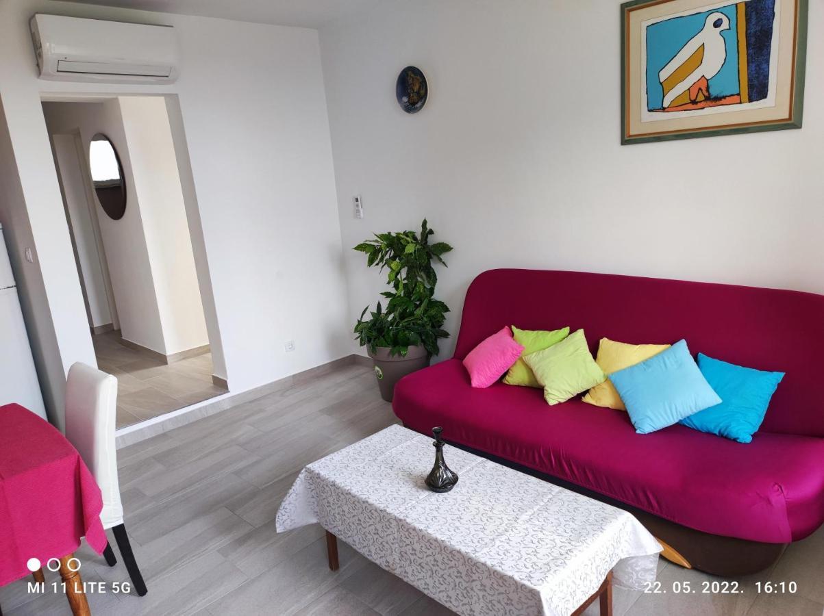 Apartment Bitinada Ровин Екстериор снимка