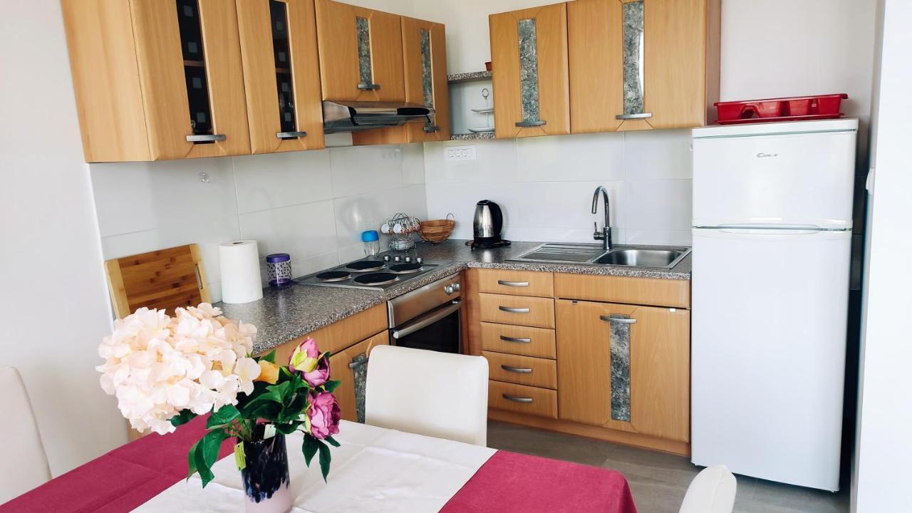 Apartment Bitinada Ровин Екстериор снимка